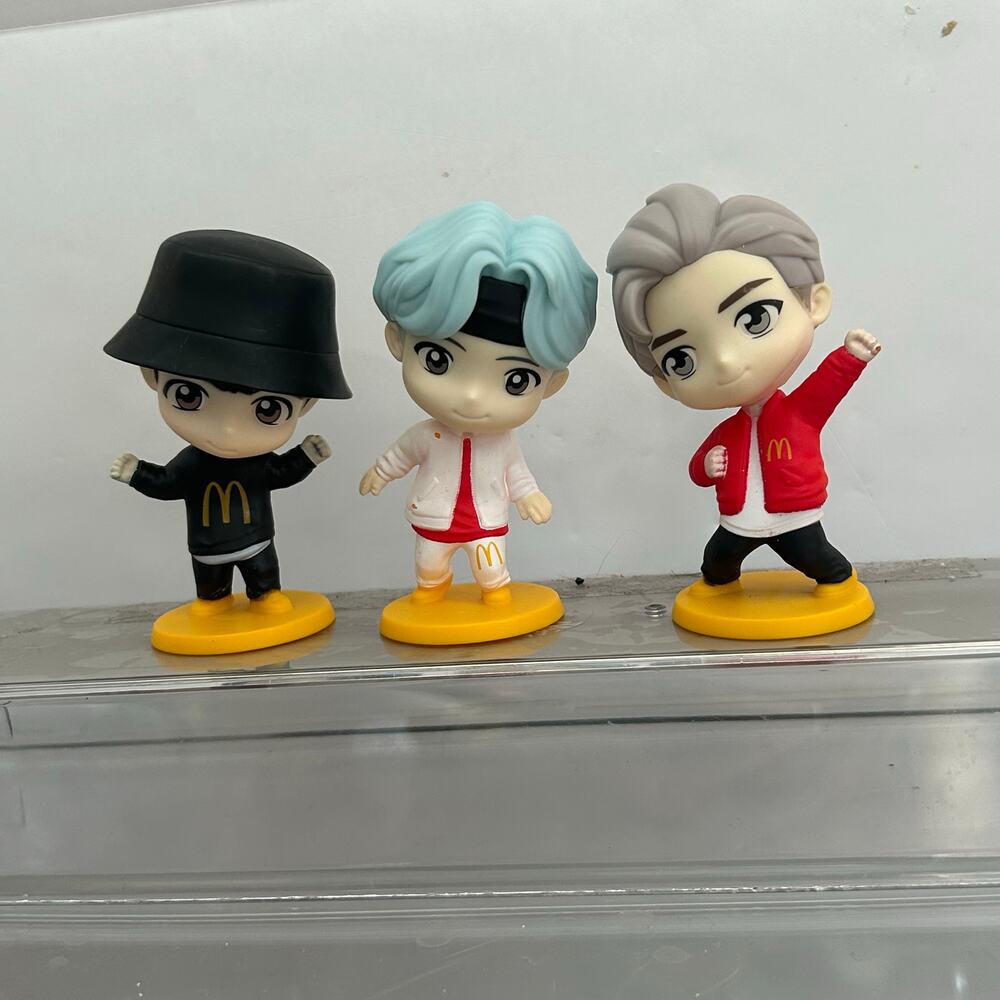 BTS McDonalds Figurine Set 2021 Complete HYBE Kpop Figures AM60 - Picture 5 of 6